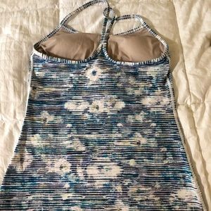 Lululemon tank size 10